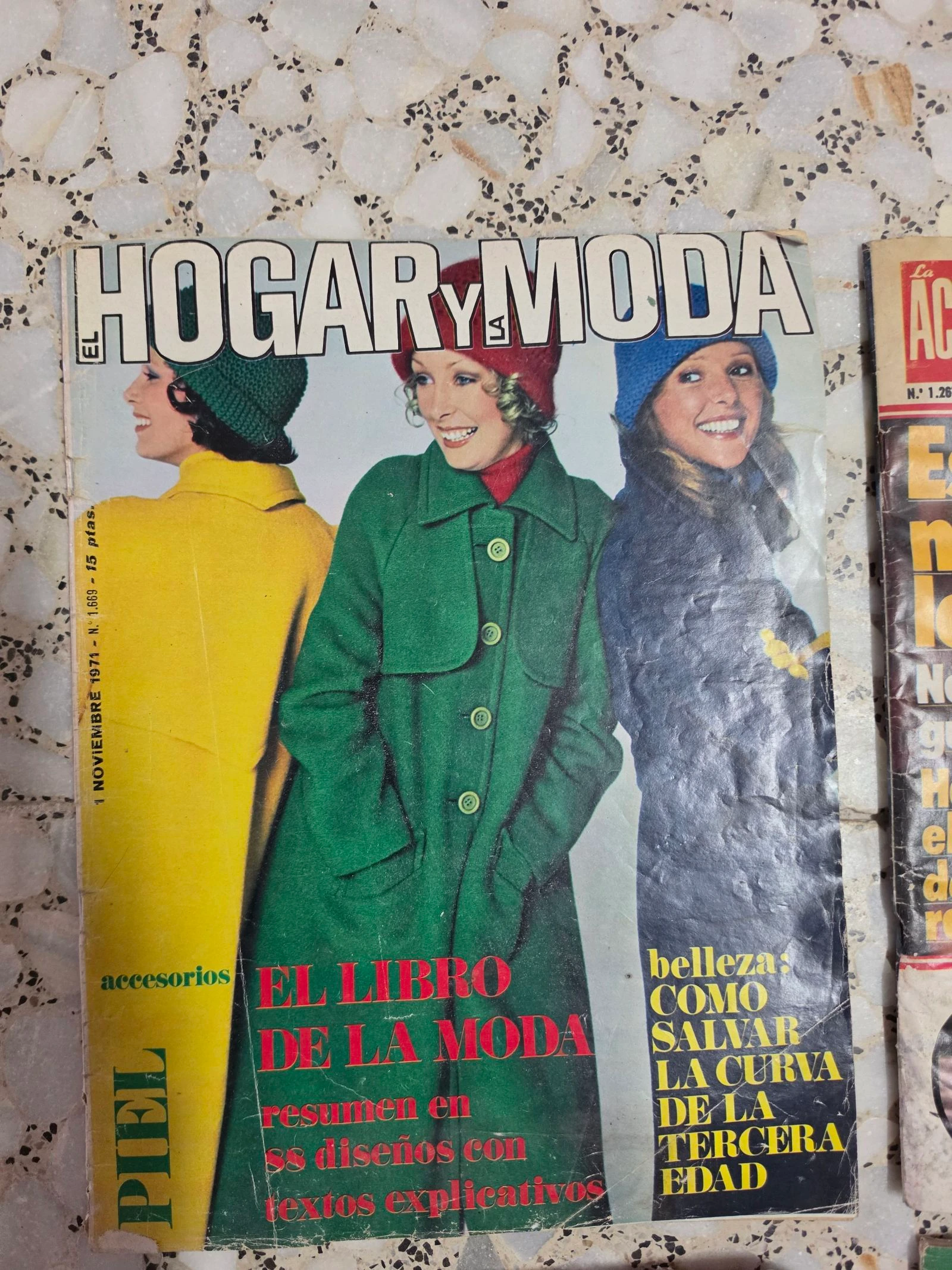 Lot 4 Old Magazines: Home and Fashion, ABC... – photo 2